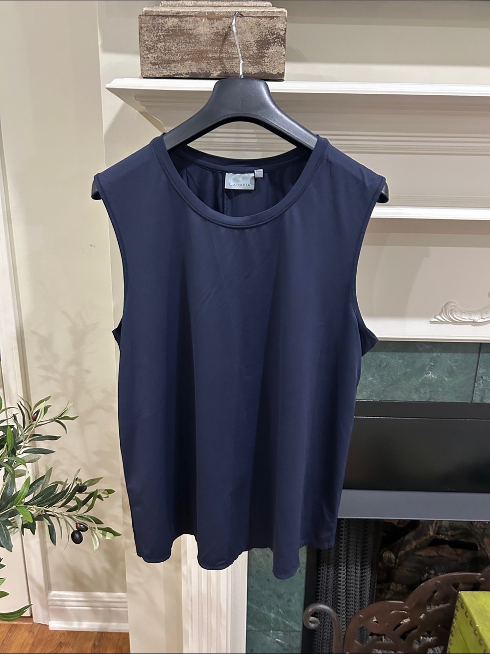 Athleta Navy Sleeveless Round-Neck Tank